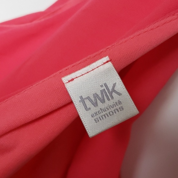 Simon's Twik Open Back Dress - Picture 4 of 6